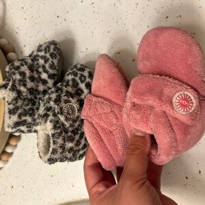 2 pairs of baby girl Uggs size 2/3